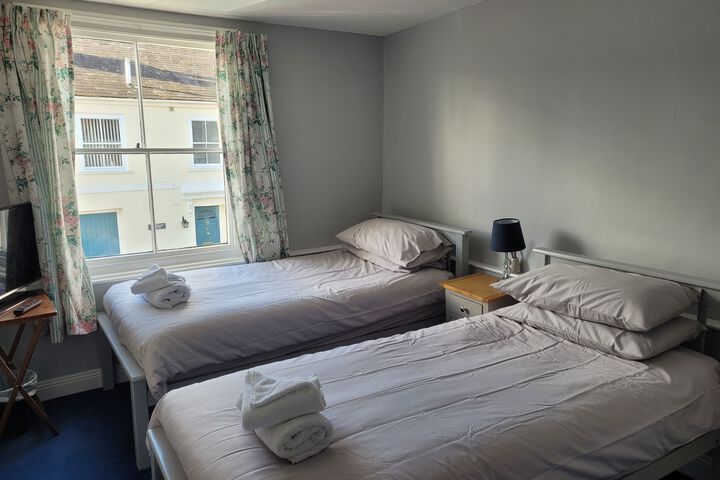 Room 11 of 12