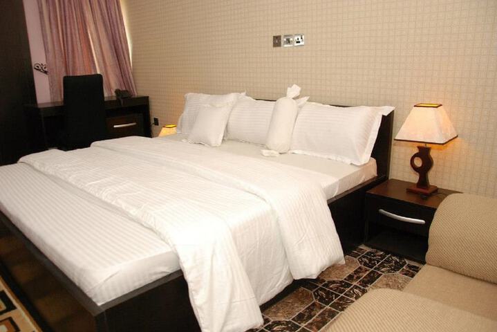 Room 2 of 17