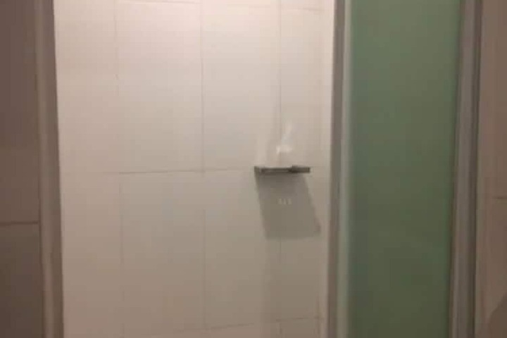 Room 8 of 39