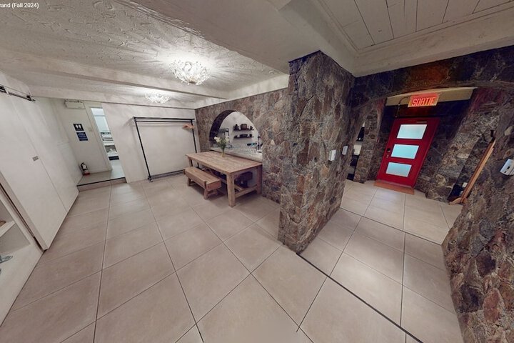 Hotel Interior 6 of 33