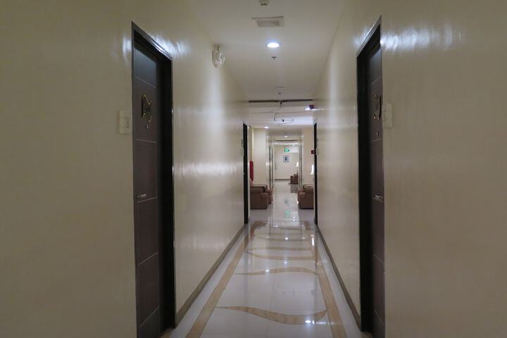 Ballroom/Hall 36 of 39