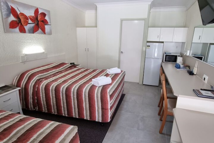Room 16 of 34