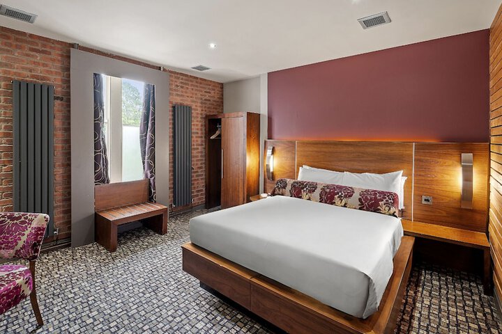 Room 21 of 44