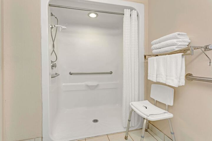 Standard Queen Bed Accessible (8 of 20)