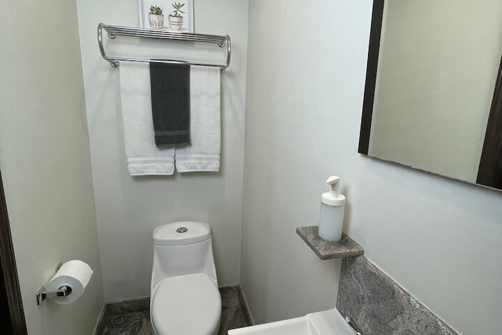 Room 147 of 159