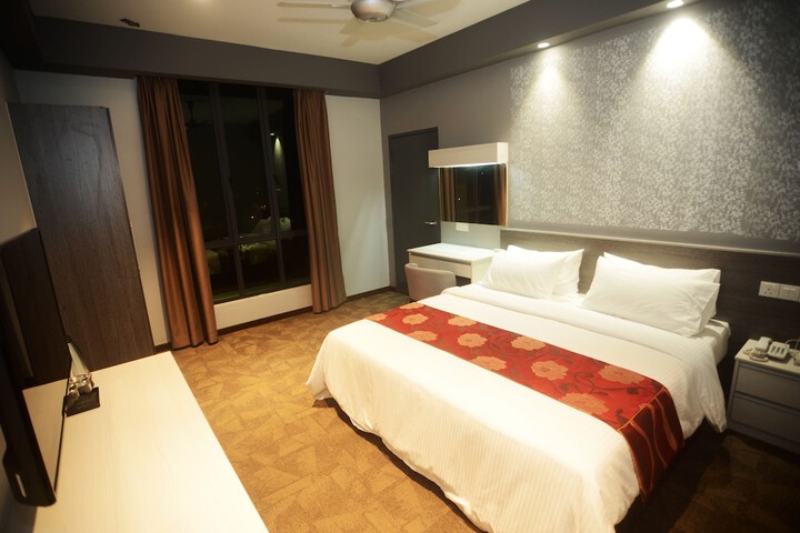 Room 13 of 23