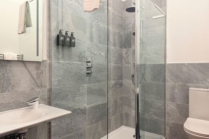 Room 70 of 158