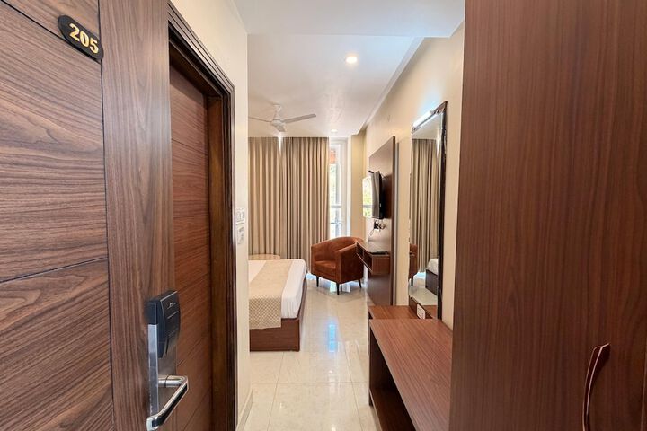 Room 11 of 65