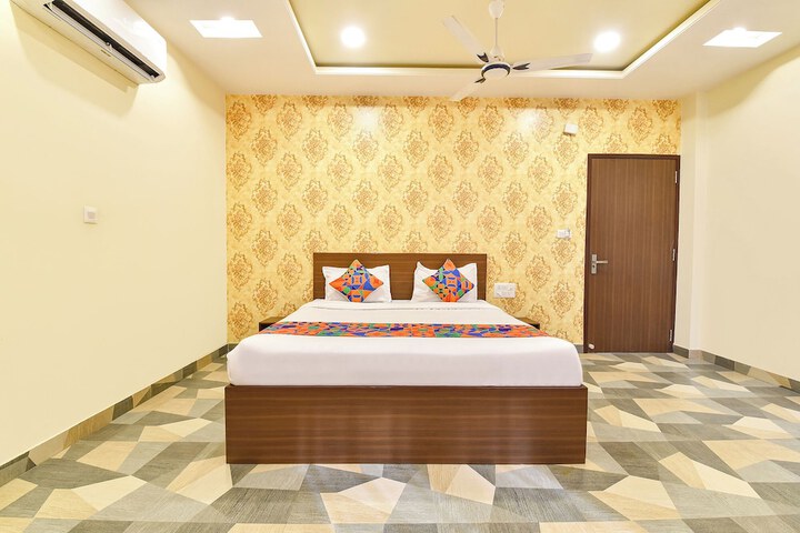 Room 7 of 30