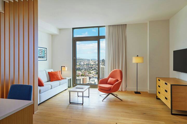 Room 42 of 168