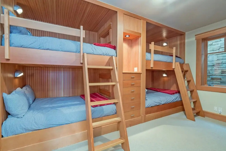 Room 5 of 21