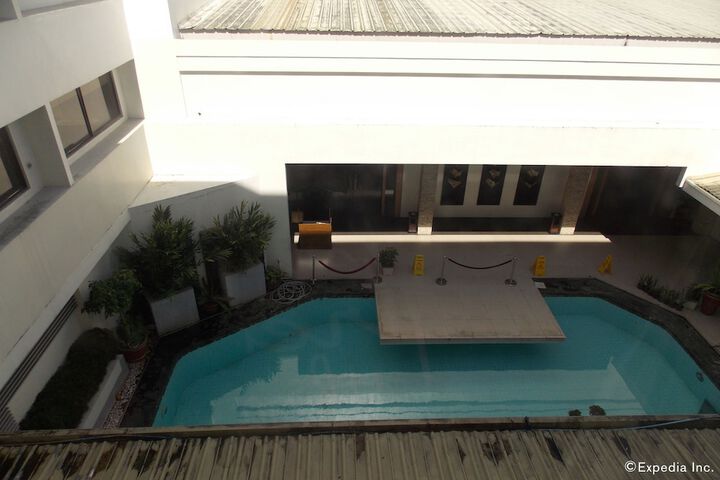 Pool 38 of 67