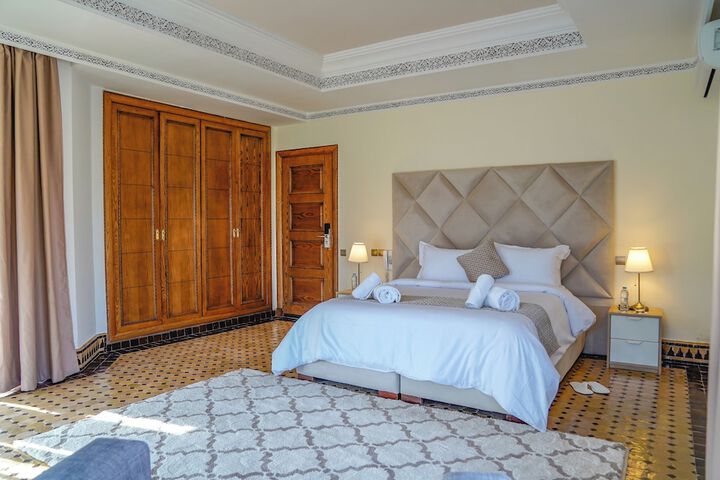 Room 13 of 79