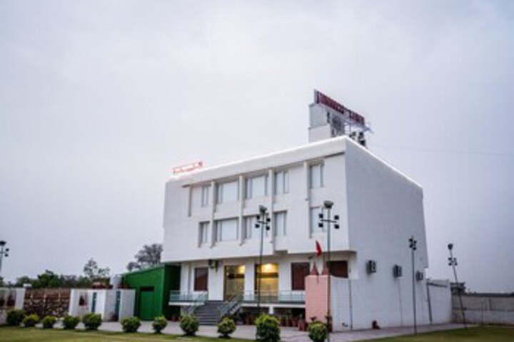 Hotel Sarvmangla Garden