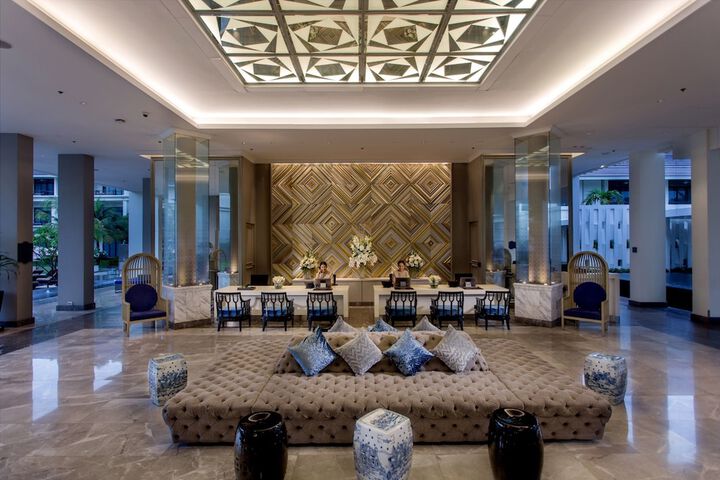Hotel Lobby