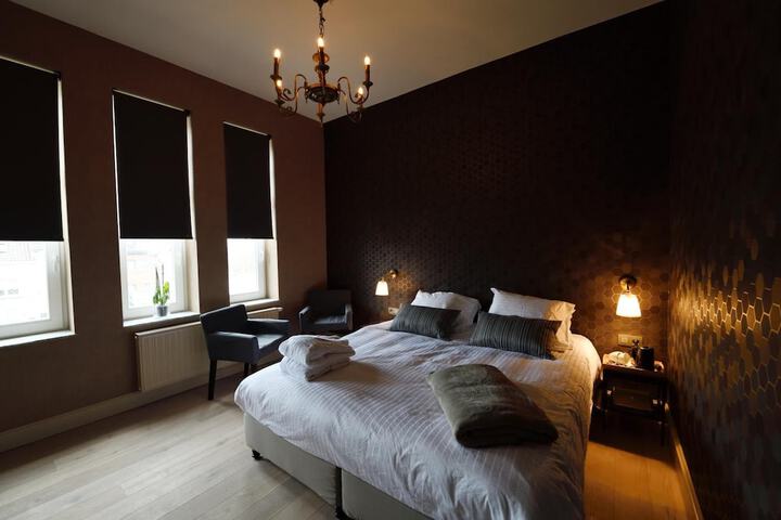 Room 16 of 63