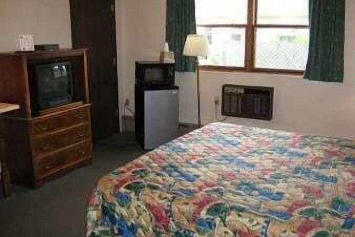 Room 9 of 17
