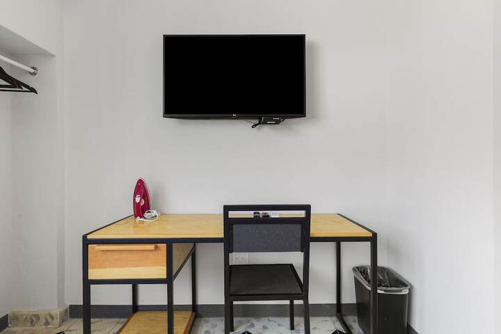 Room 21 of 40