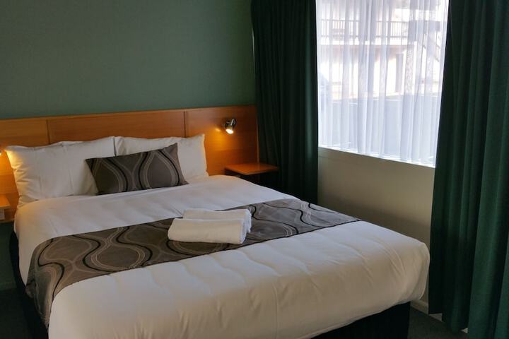 Room 8 of 64