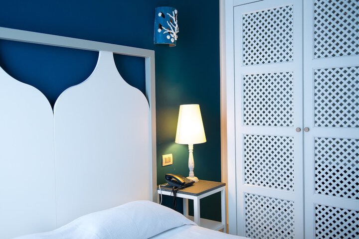Room 14 of 85