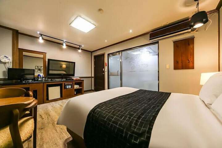 Room 19 of 26