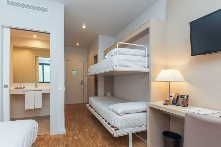 Room 16 of 61