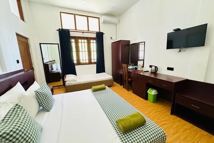 Room 10 of 51