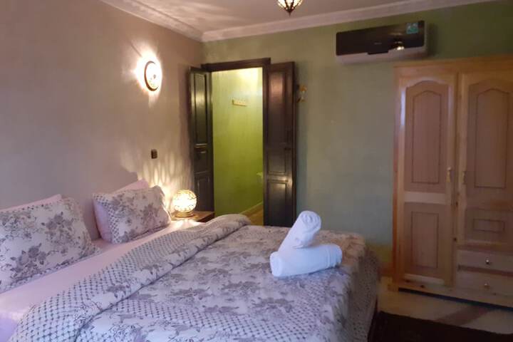 Room 54 of 104
