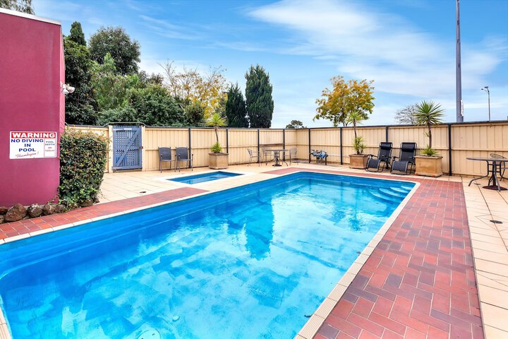 Pool Hotel