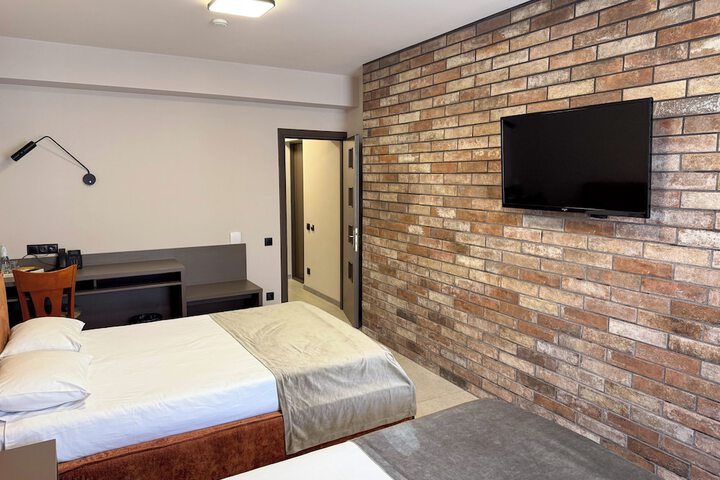Room 50 of 81