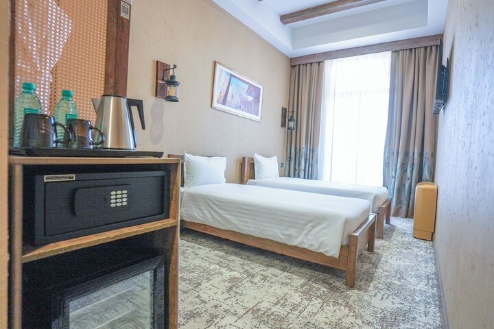 Room 26 of 85
