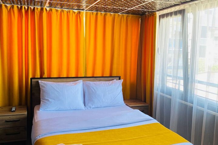Room 4 of 39