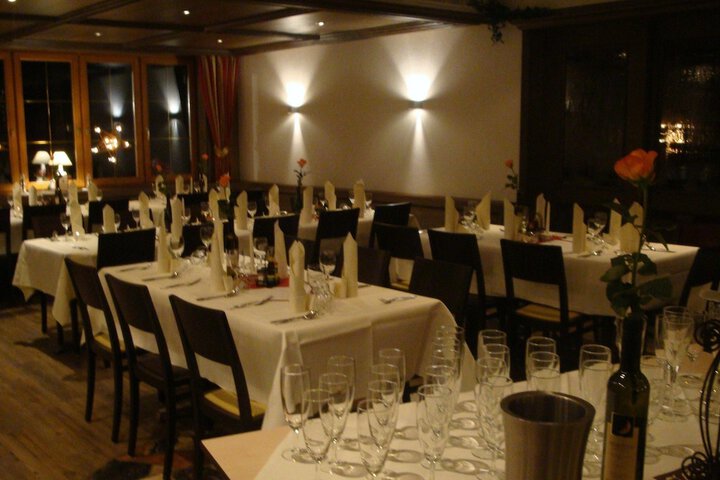 Dining 35 of 62