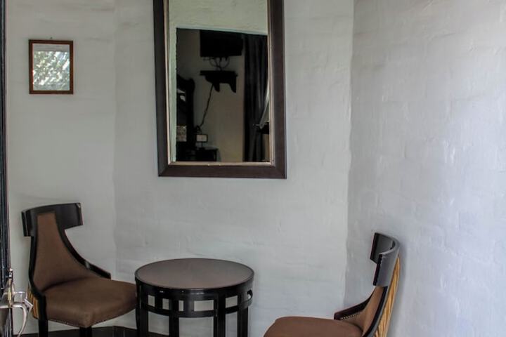 Room 9 of 205