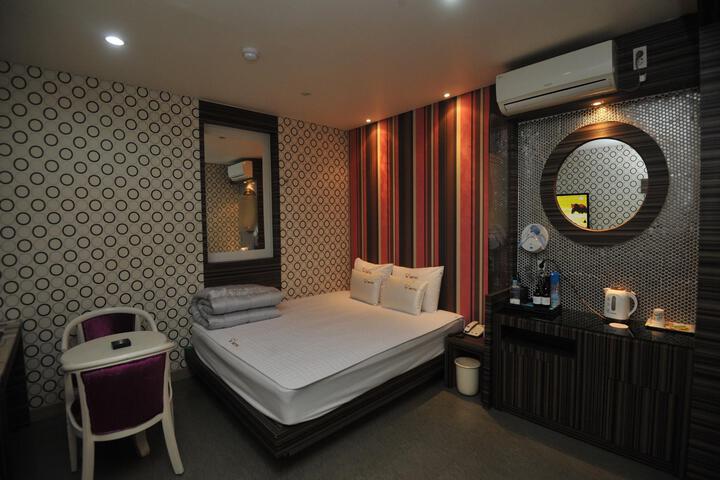 Room 7 of 7