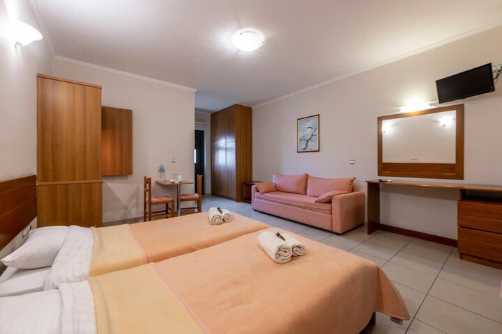Room 13 of 52