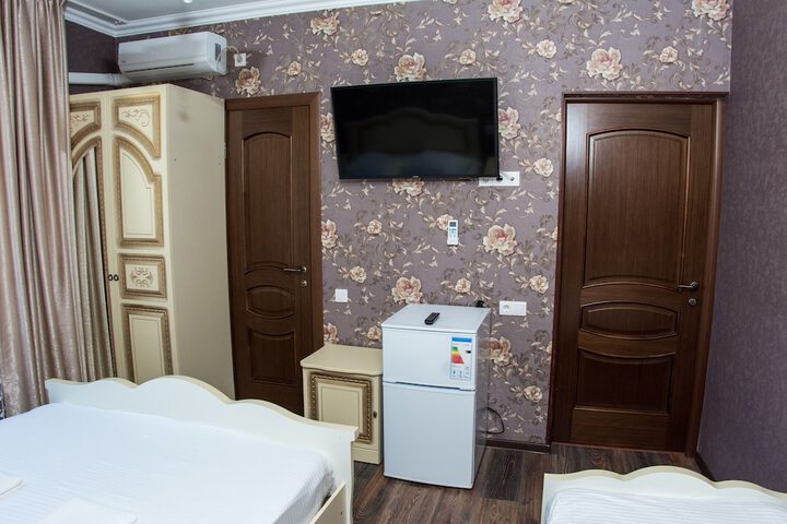 Room 3 of 33