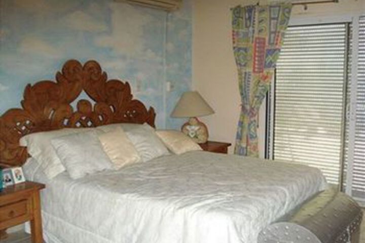 Room 4 of 14