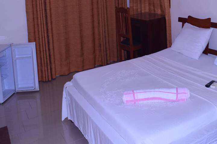 Room 4 of 78