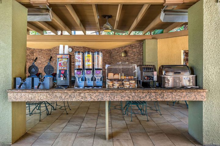 Breakfast area