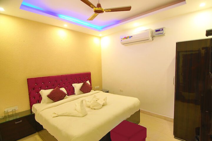Room 7 of 35