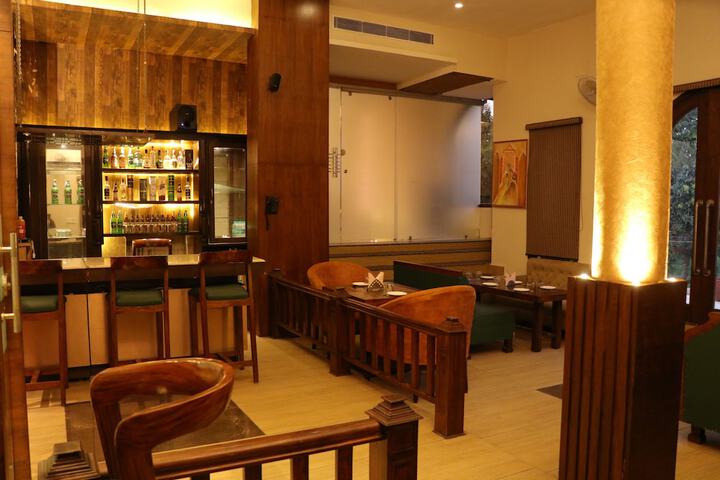 Dining Photos