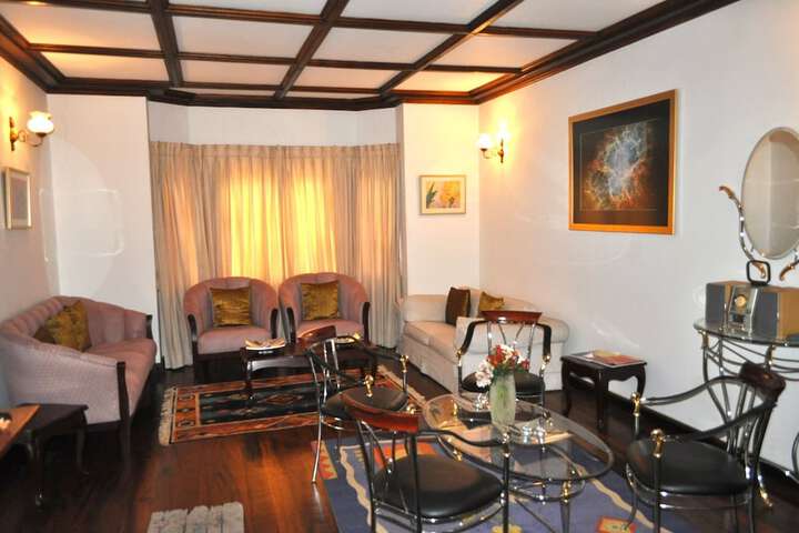 Room 15 of 34
