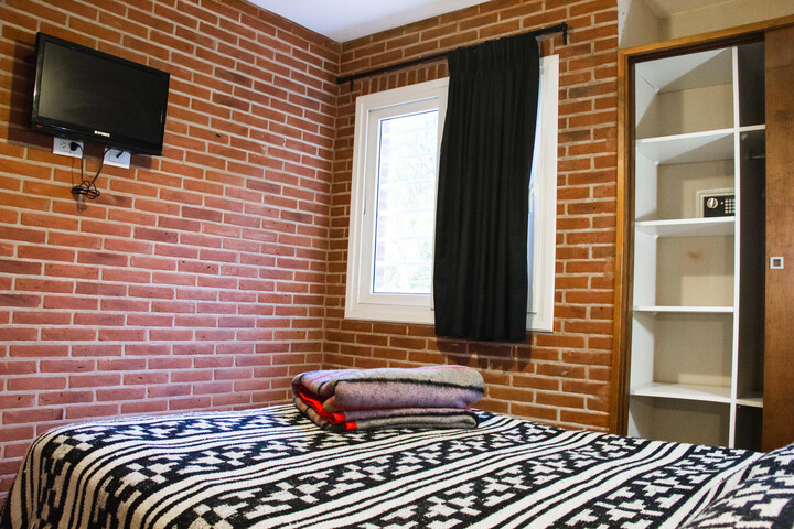 Room 12 of 24