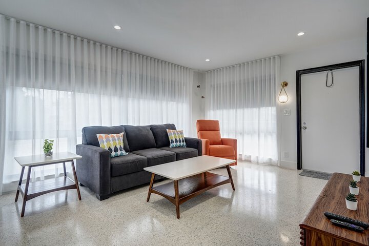 1 Bedroom Deluxe Apartment King Bed Sofa Kitchen Accessible (30 of 42)