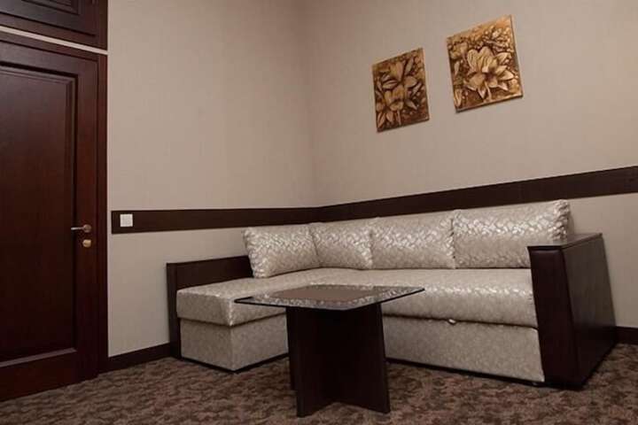 Room 14 of 30