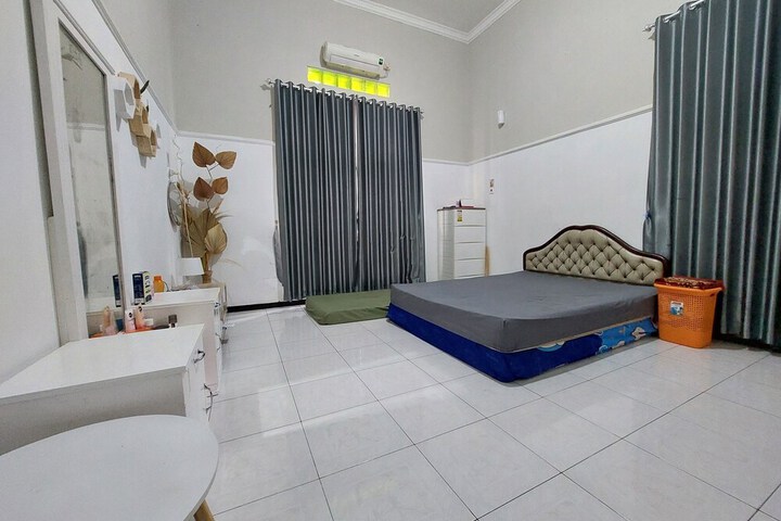 Room 9 of 23