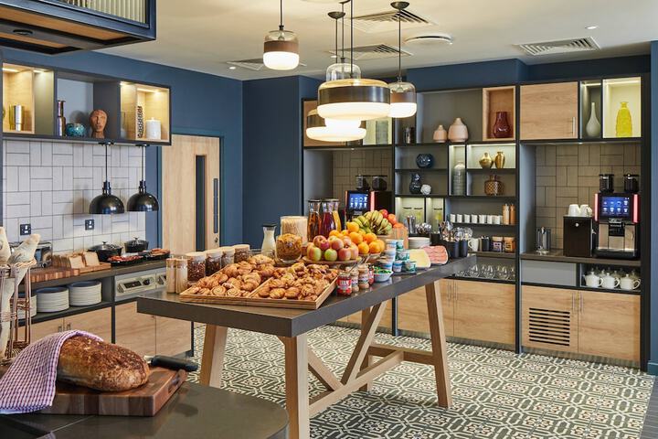 Breakfast/Coffee Service 48 of 62