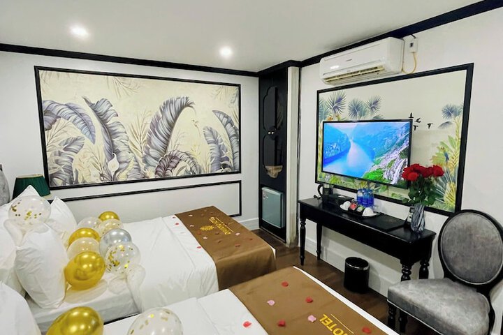 Room 52 of 113
