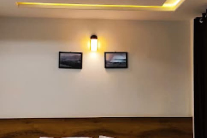 Room 15 of 16